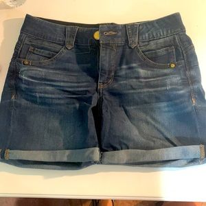 Democracy stretch Jean shorts